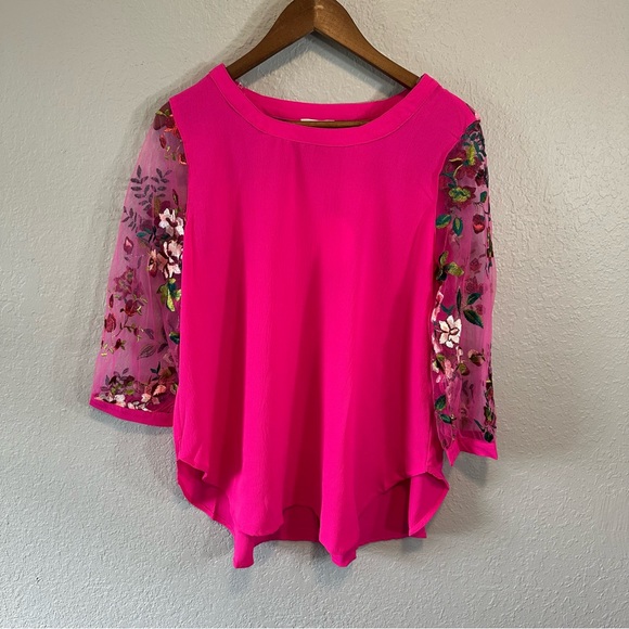 Umgee | Hot Pink Blouse‎ with Floral Mesh Sleeves - Picture 4 of 8